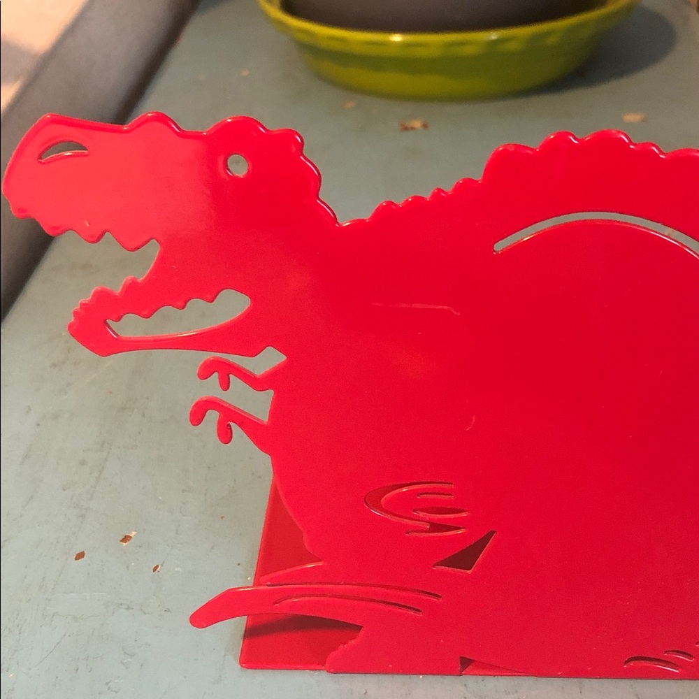 5️⃣ FOR $3️⃣! SOLO DINOSAUR RED METAL BOOKEND